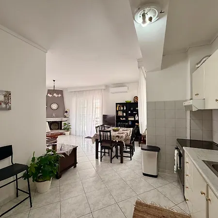 Apartment Beachside Family Apartment 2 Bedrooms Sleeps 6 - Perea Peraia (Thessaloniki)