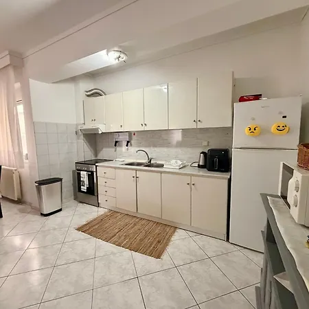 Apartment Beachside Family Apartment 2 Bedrooms Sleeps 6 - Perea Peraía