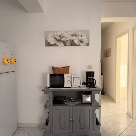 Beachside Family Apartment 2 Bedrooms Sleeps 6 - Perea Apartment *
