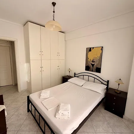 Beachside Family Apartment 2 Bedrooms Sleeps 6 - Perea Apartment