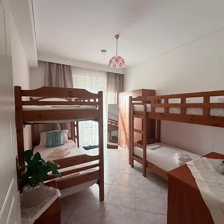 Apartment Beachside Family Apartment 2 Bedrooms Sleeps 6 - Perea