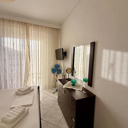 Beachside Family Apartment 2 Bedrooms Sleeps 6 - Perea Peraía