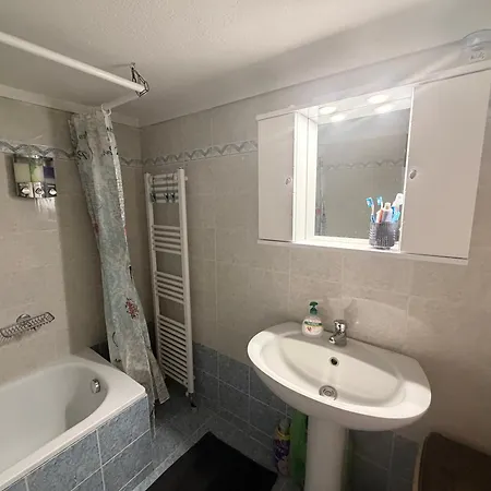 Beachside Family Apartment 2 Bedrooms Sleeps 6 - Perea Apartment