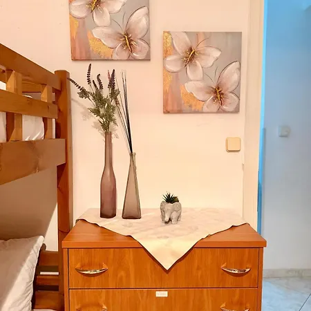 Beachside Family Apartment 2 Bedrooms Sleeps 6 - Perea *