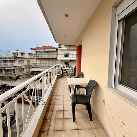 Apartment Beachside Family Apartment 2 Bedrooms Sleeps 6 - Perea *